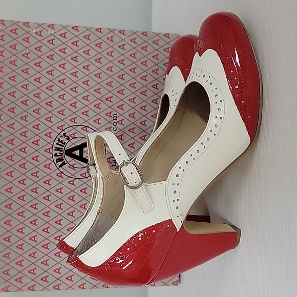 ARCHIE'S 1950 Style Red and white Vintage Heels - Picture 6 of 17